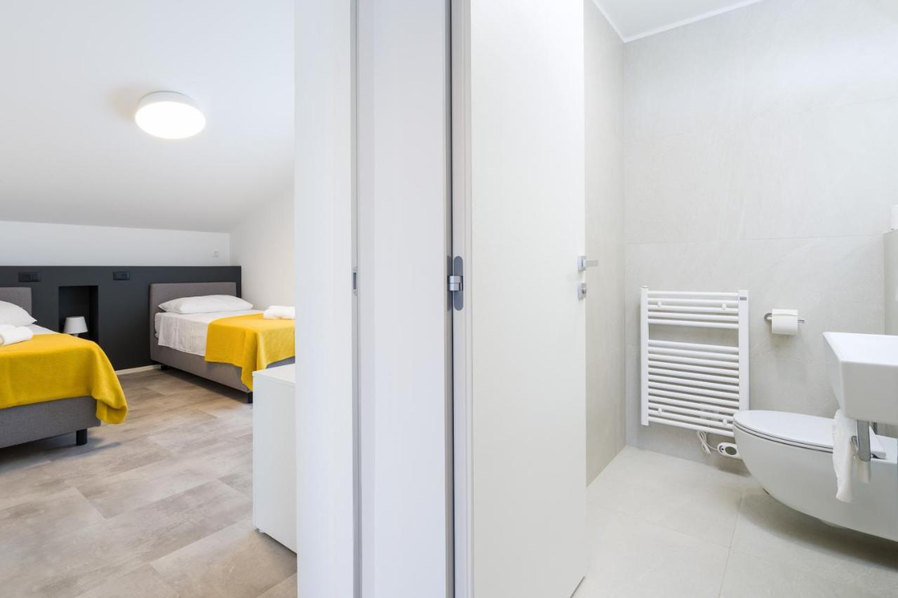 Apartmani Ana 2 I 3 Malinska Bagian luar foto